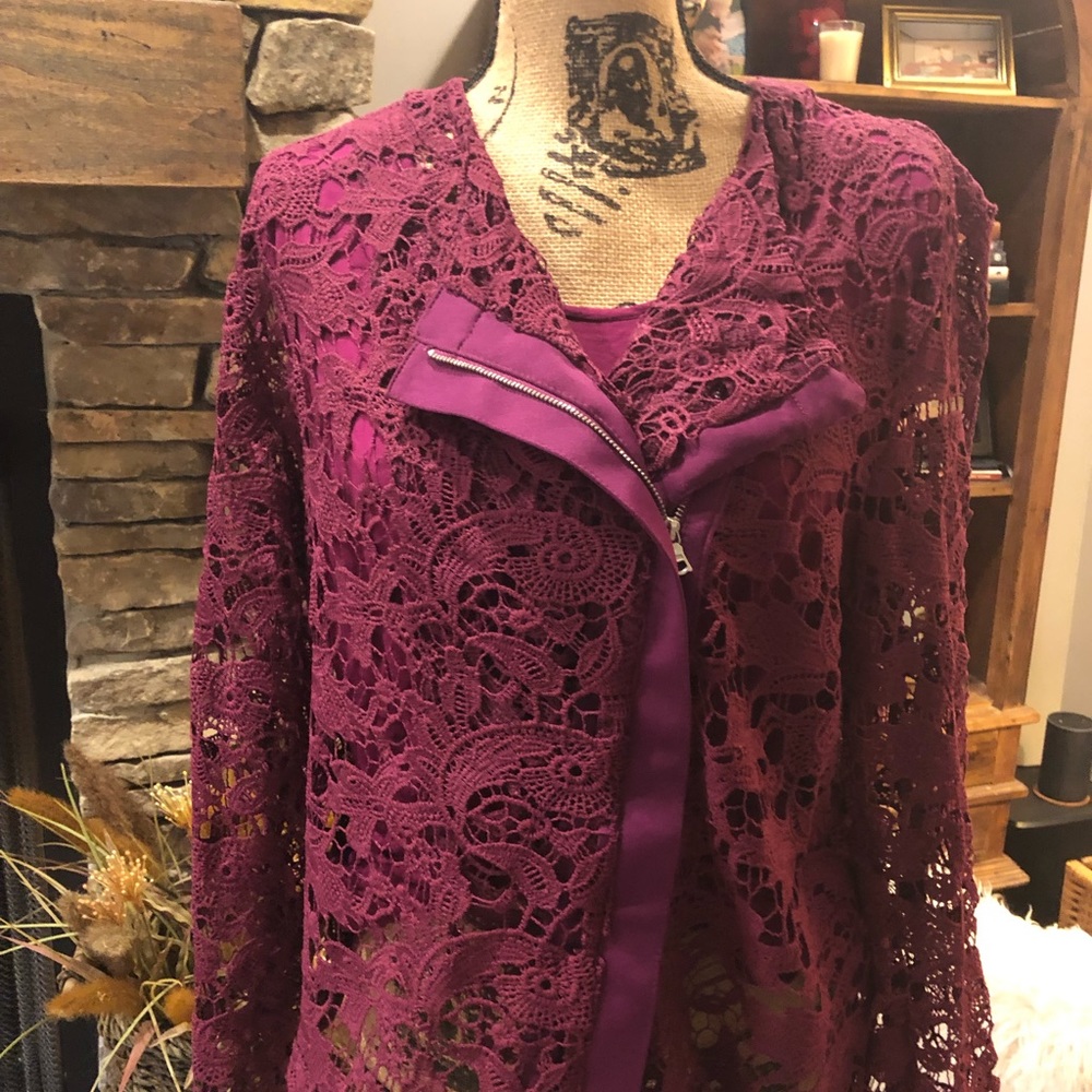 Kate & Mallory Lace Jacket and Sleveless Shirt